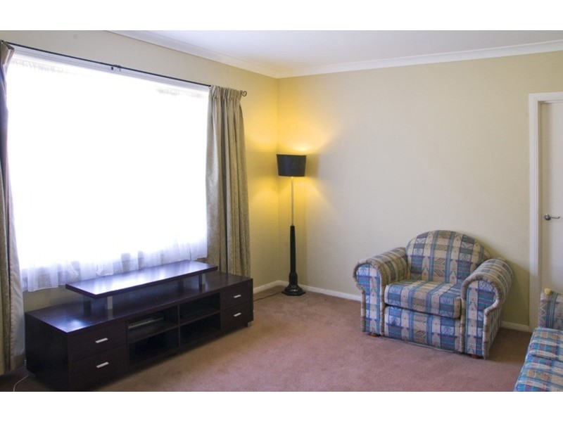 9 Skehan Court, Romsey VIC 3434