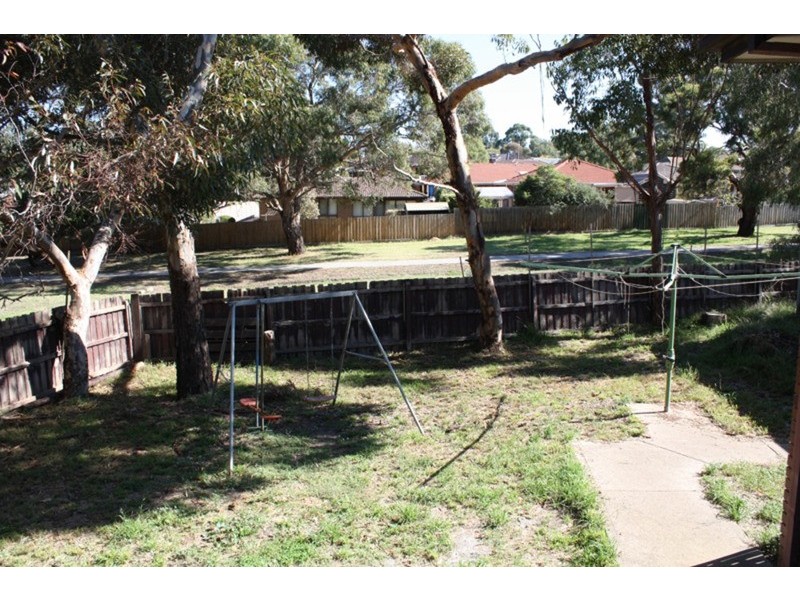 4 Stonehaven Close, Sunbury VIC 3429