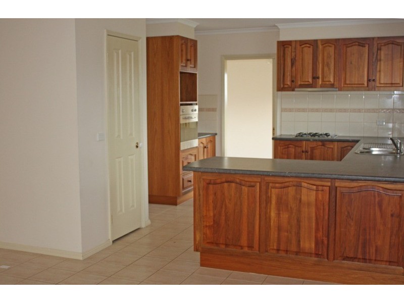 29 Bundanoon Avenue, Sunbury VIC 3429