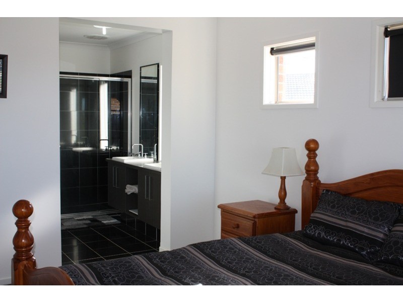 23 Shaw Drive, Romsey VIC 3434