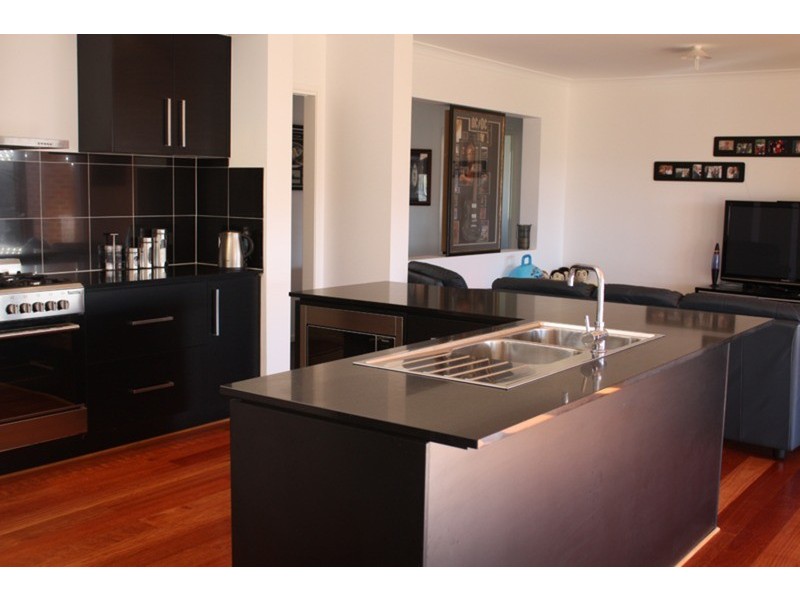 23 Shaw Drive, Romsey VIC 3434