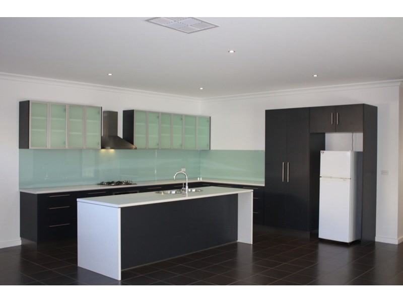 5 Golf Links Drive, Sunbury VIC 3429