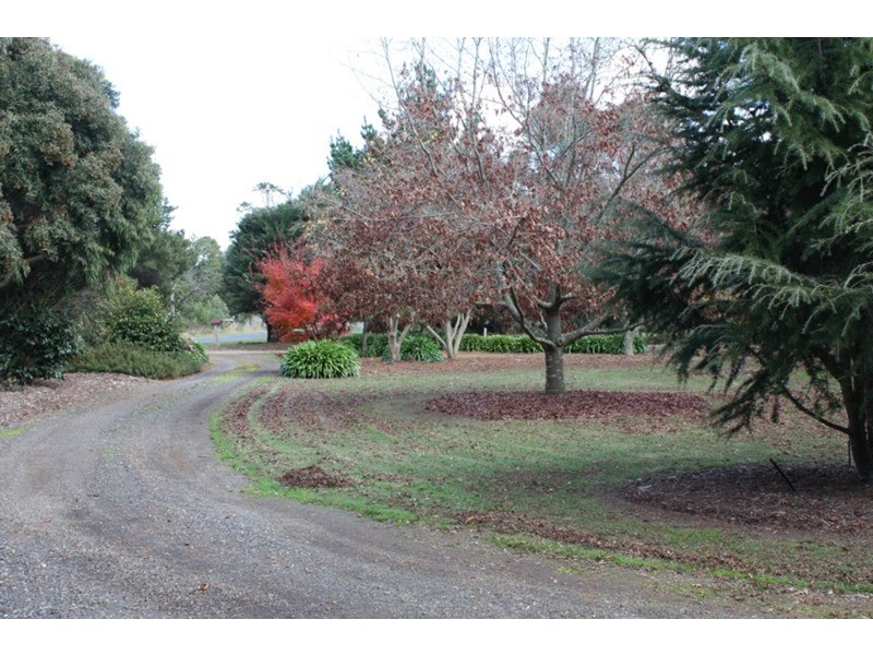 54 Barry Street, Romsey VIC 3434