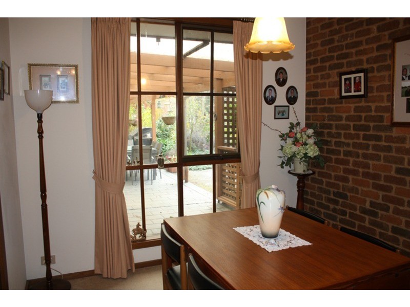 54 Barry Street, Romsey VIC 3434