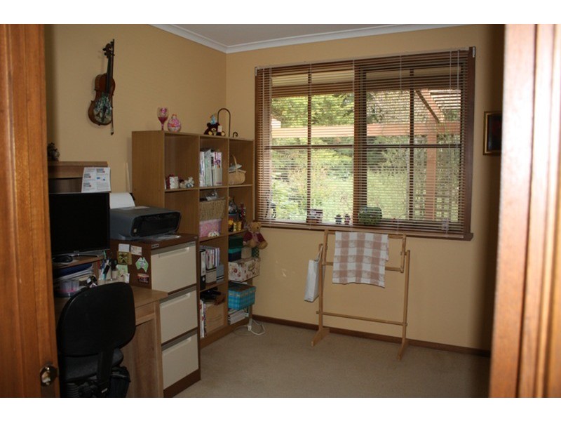 54 Barry Street, Romsey VIC 3434