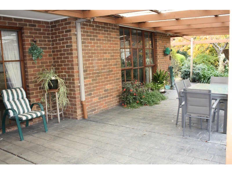 54 Barry Street, Romsey VIC 3434