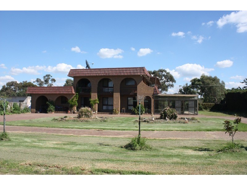 97 Main Road, Riddells Creek VIC 3431