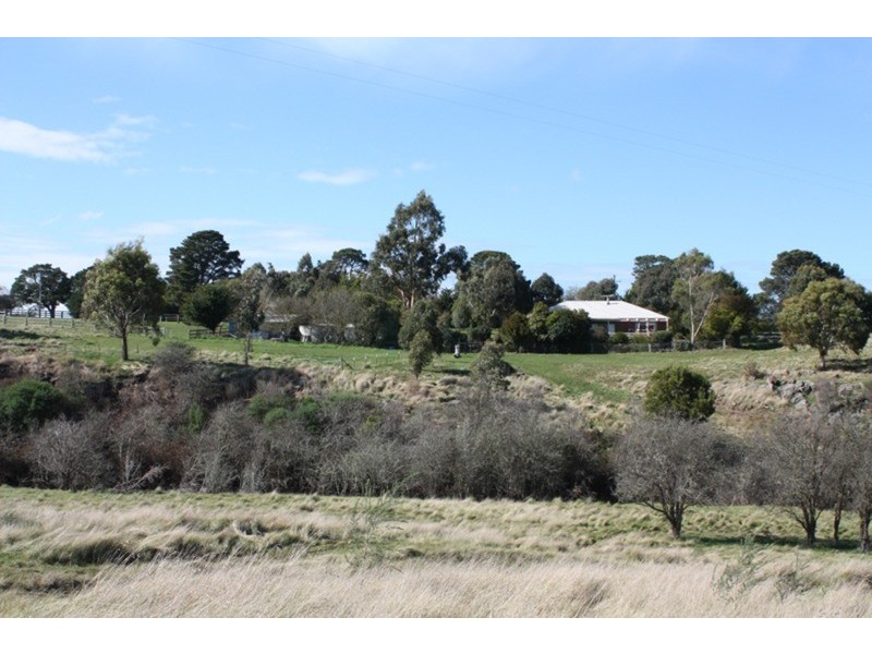 1 Blackrange Road, Romsey VIC 3434