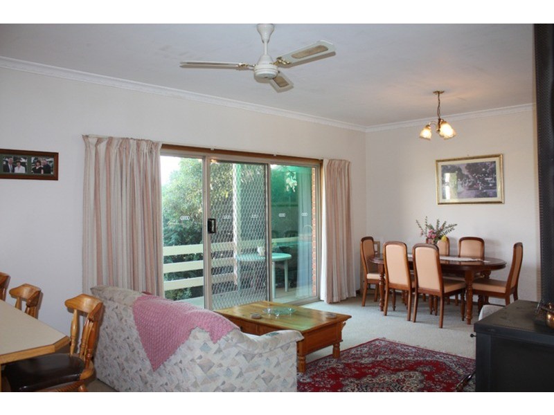 1 Blackrange Road, Romsey VIC 3434