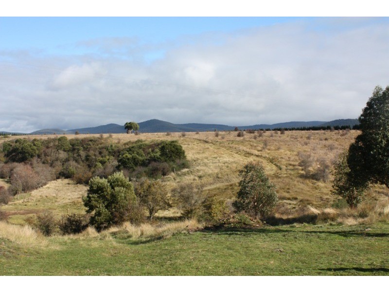 1 Blackrange Road, Romsey VIC 3434