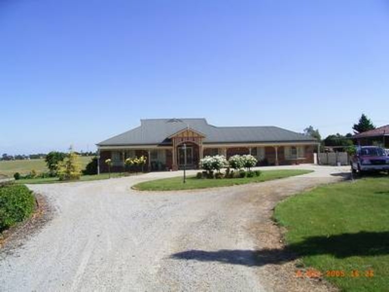 12 Watsons Road, Diggers Rest VIC 3427