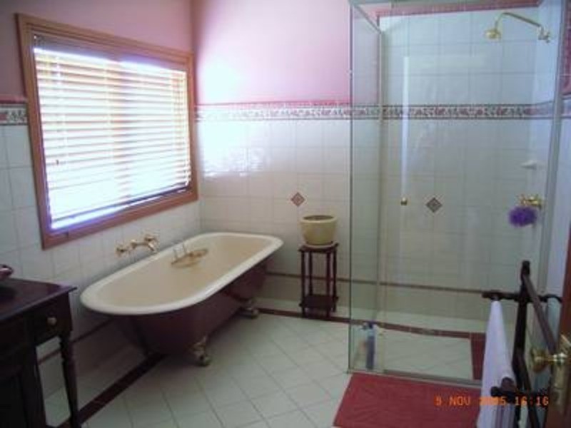 12 Watsons Road, Diggers Rest VIC 3427