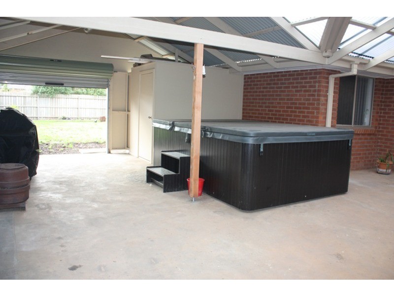 40 Charter Road, Sunbury VIC 3429