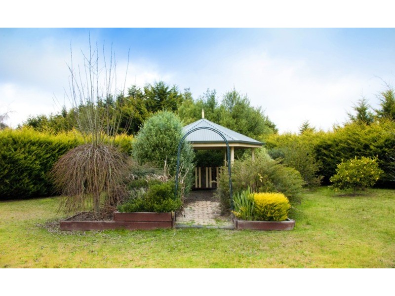 19 Skyline Drive, Gisborne VIC 3437