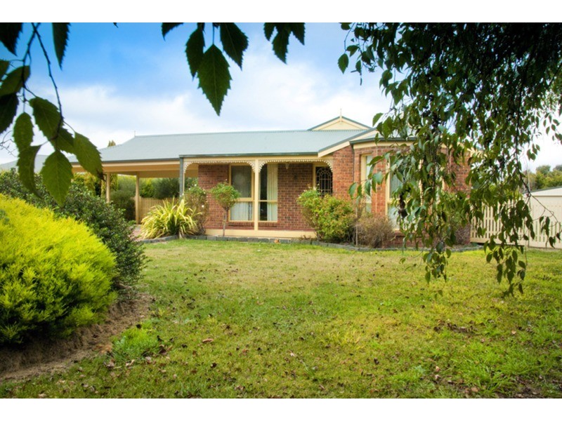 19 Skyline Drive, Gisborne VIC 3437