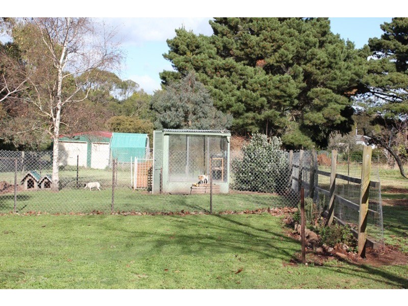 2 Old Farm Way, Romsey VIC 3434