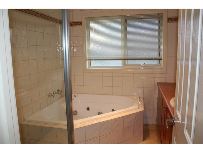 3 Riverview Terrace, Sunbury VIC 3429