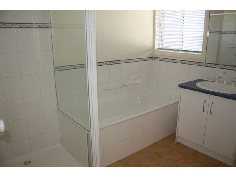 36 Bundanoon Avenue, Sunbury VIC 3429