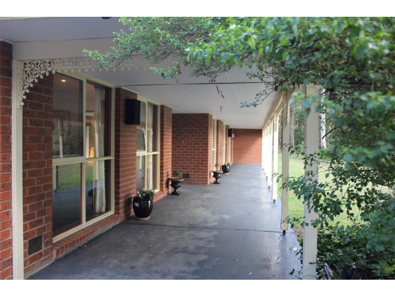 63 Spencer Road, Woodend VIC 3442