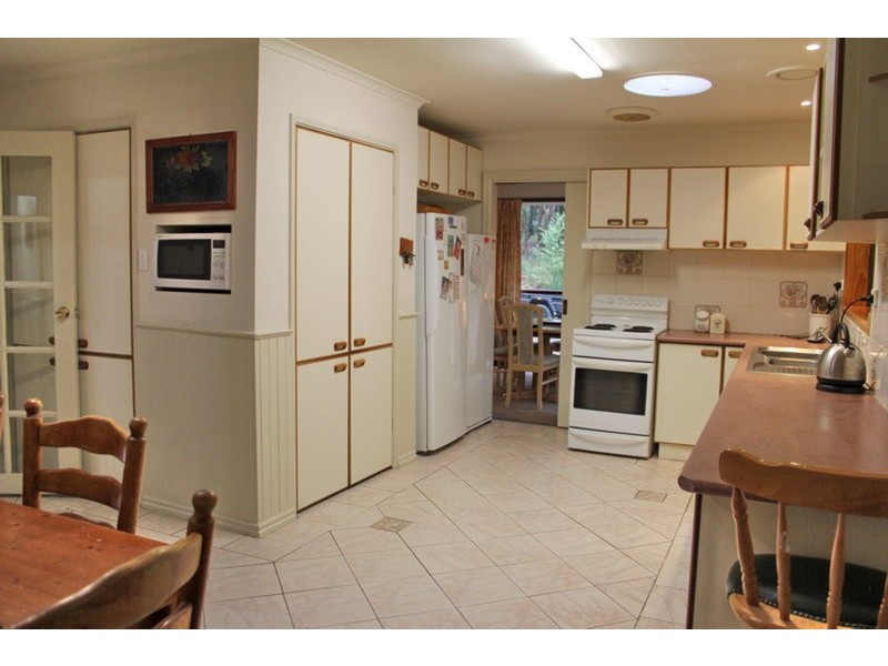 63 Spencer Road, Woodend VIC 3442