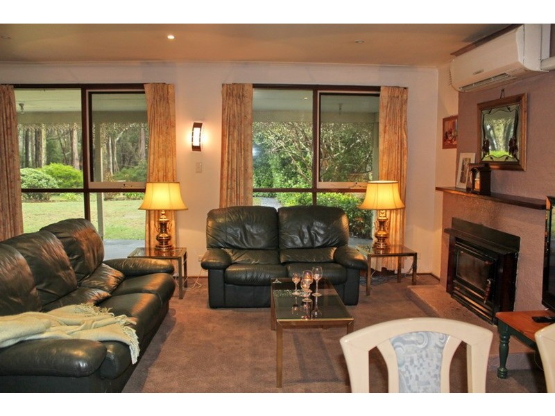 63 Spencer Road, Woodend VIC 3442