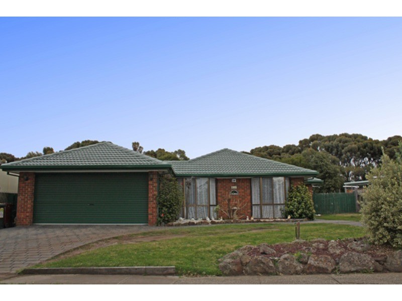 6 Pebblebeach Court, Sunbury VIC 3429