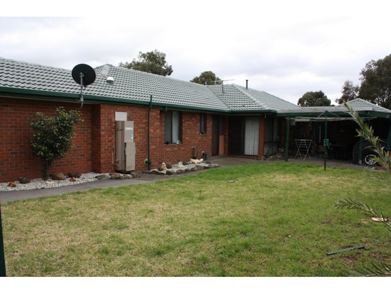6 Pebblebeach Court, Sunbury VIC 3429