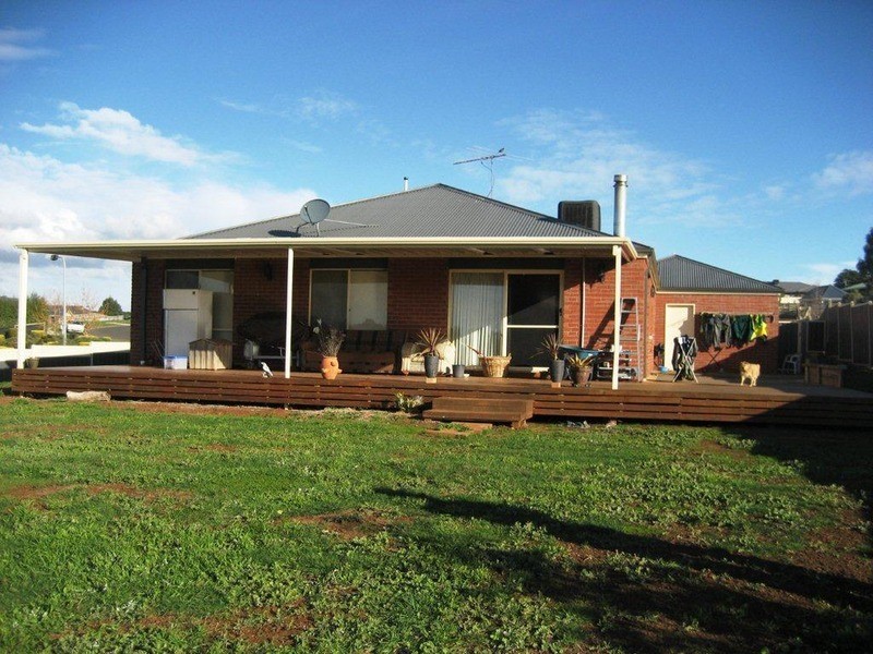 32 Shaw Drive, Romsey VIC 3434