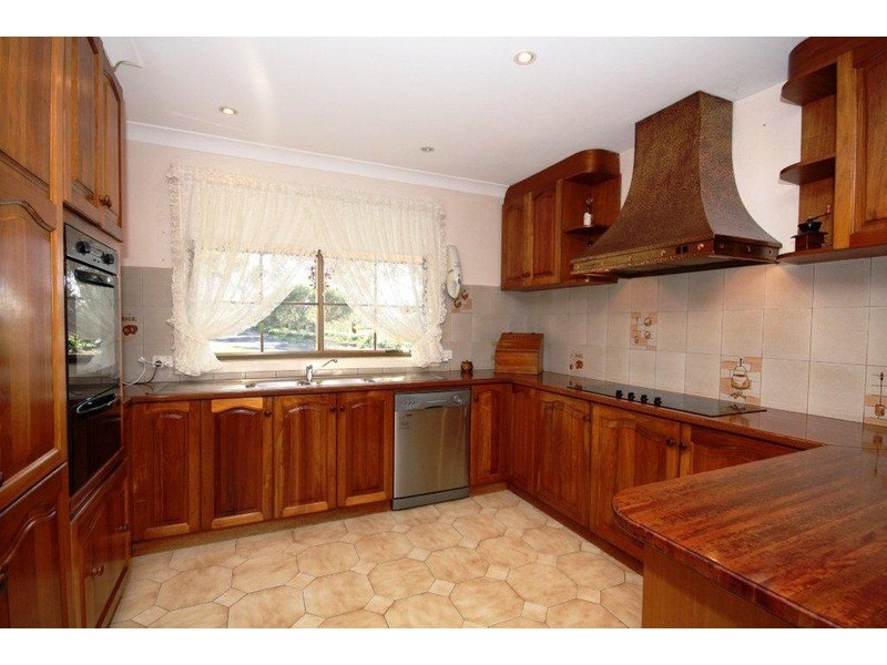 10 Watsons Road, Sunbury VIC 3429