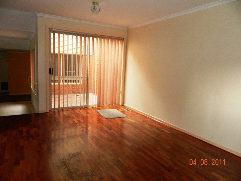 1/4 Wilsons Lane, Sunbury VIC 3429