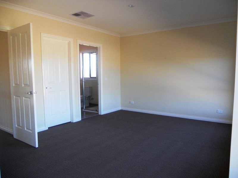 12 Grandridge Way, Sunbury VIC 3429