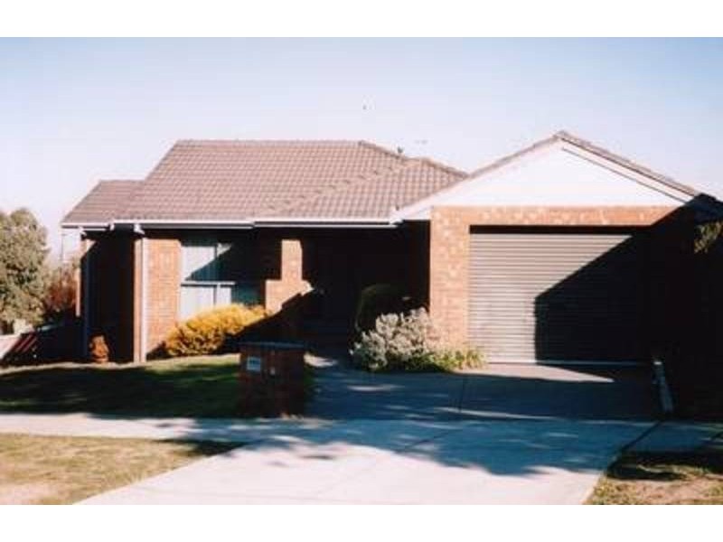 2/46A Dyson Drive, Sunbury VIC 3429