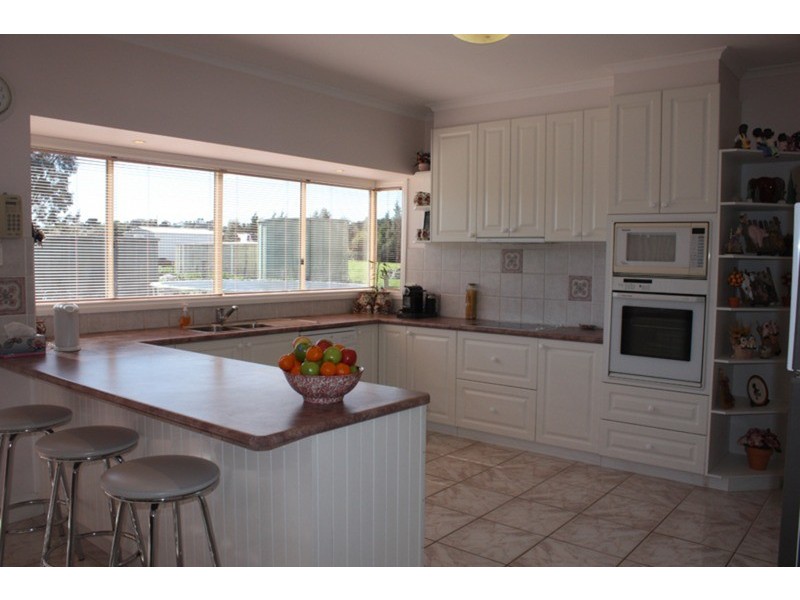 36 Namnan Way, Gisborne South VIC 3437