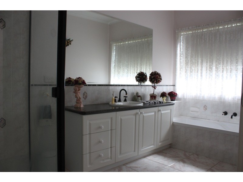 36 Namnan Way, Gisborne South VIC 3437