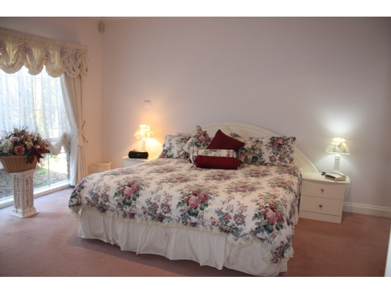 36 Namnan Way, Gisborne South VIC 3437