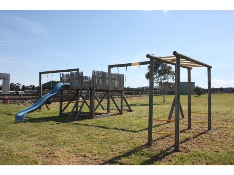 36 Namnan Way, Gisborne South VIC 3437