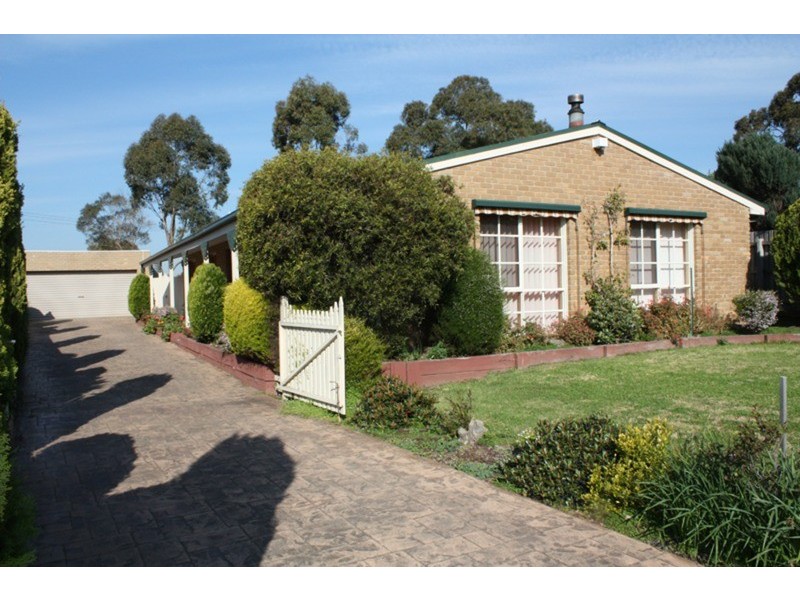 19 Woodstock Close, Sunbury VIC 3429