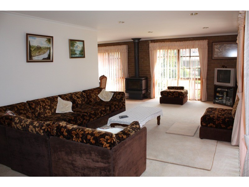 19 Woodstock Close, Sunbury VIC 3429