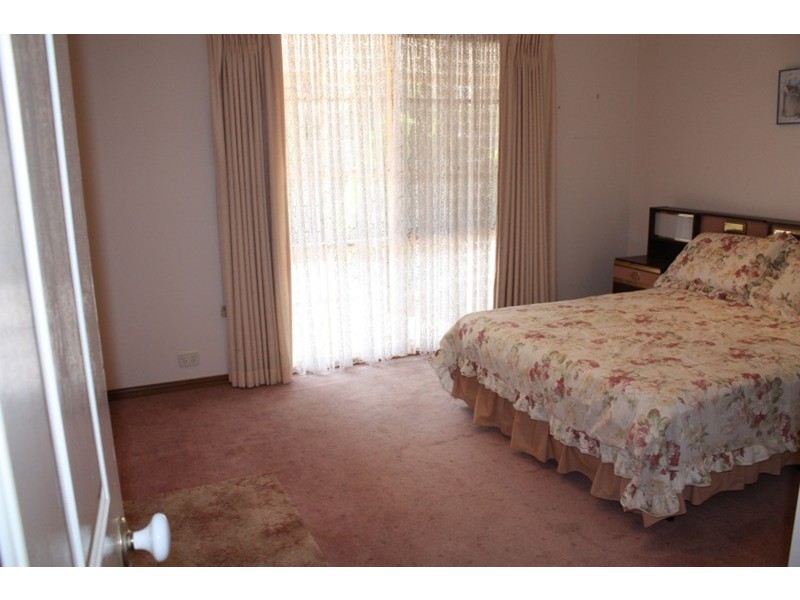 19 Woodstock Close, Sunbury VIC 3429