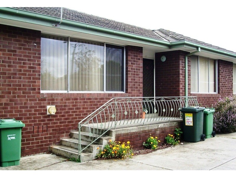 3/32 Barkly  Street, Sunbury VIC 3429