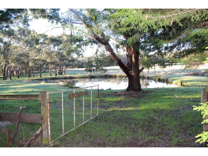 27 Coffeys  Road, Bullengarook VIC 3437