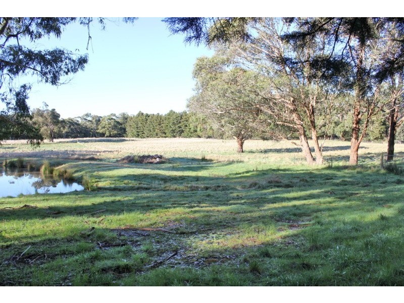 27 Coffeys  Road, Bullengarook VIC 3437