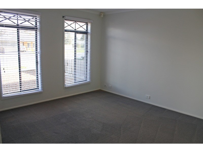 56 Charter Road East, Sunbury VIC 3429