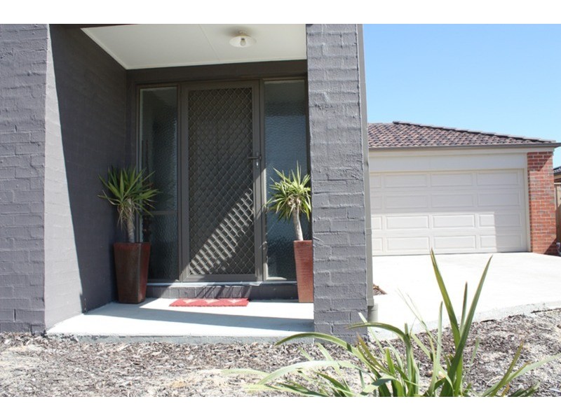 138 Phillip Drive, Sunbury VIC 3429