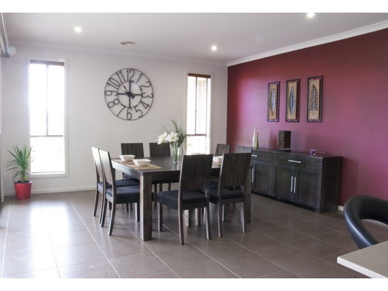 7 Charters  Avenue, Gisborne VIC 3437
