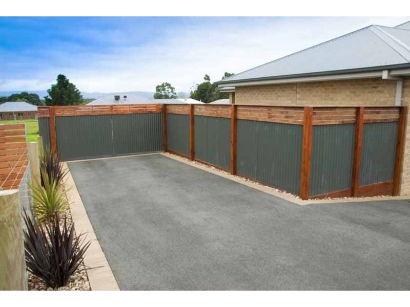 7 Charters  Avenue, Gisborne VIC 3437
