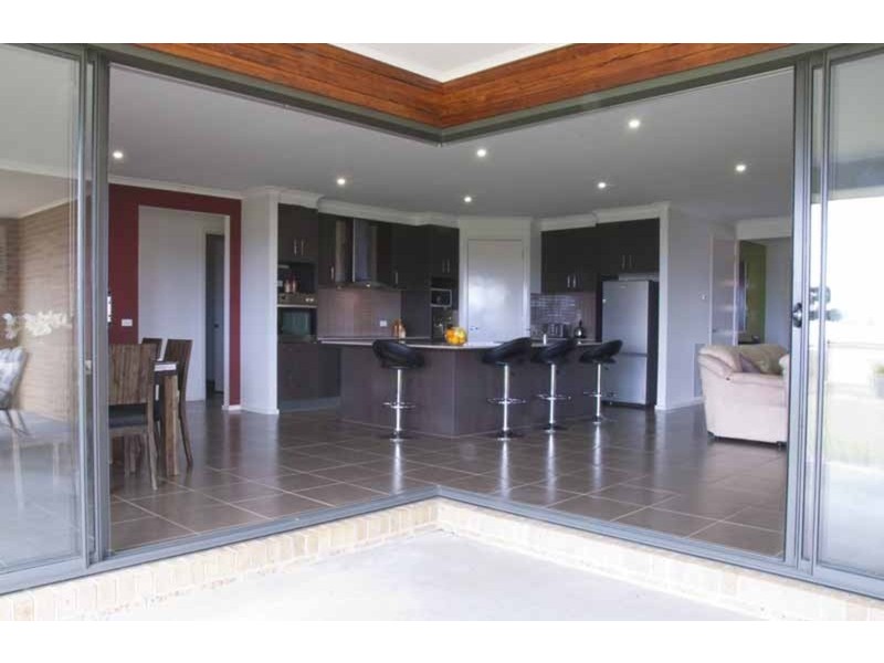 7 Charters  Avenue, Gisborne VIC 3437