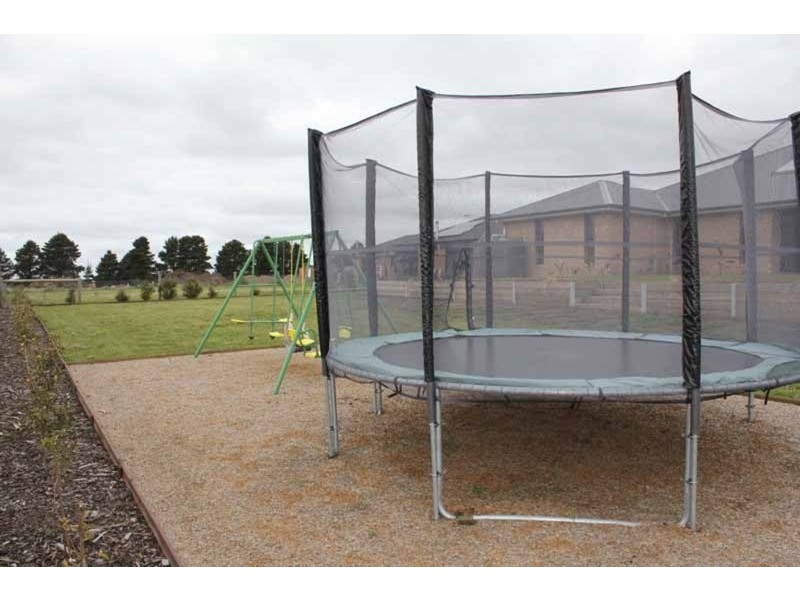7 Charters  Avenue, Gisborne VIC 3437