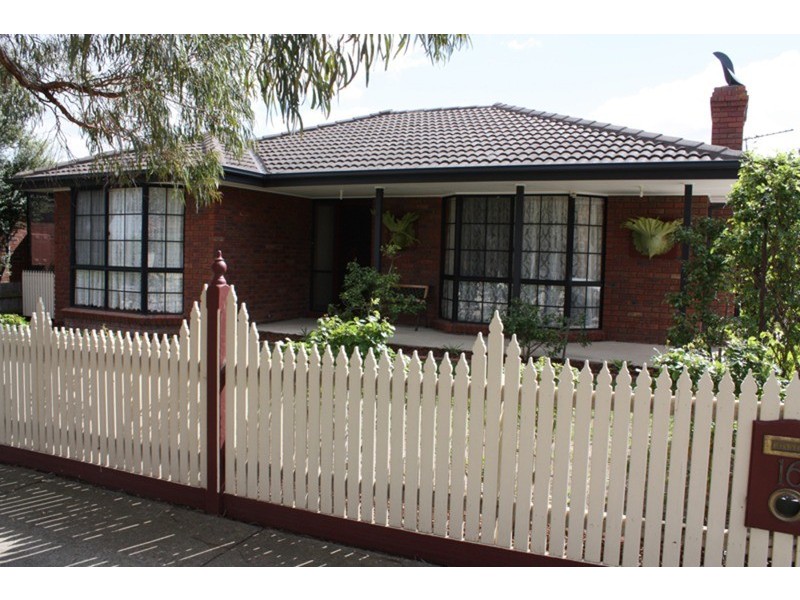16 Harcombe Drive, Sunbury VIC 3429