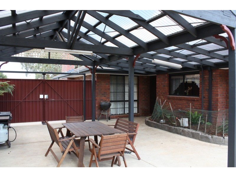 16 Harcombe Drive, Sunbury VIC 3429